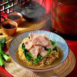 [อร่อยซ่ากับโค้ก] ขายดี บะหมี่กรอบ ราดหน้า +  โค้ก ออริจินัล (กระป๋อง)