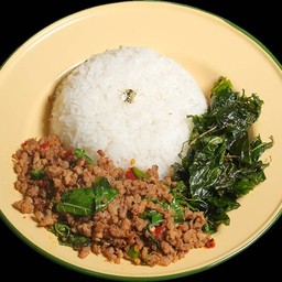 กะเพราไก่สับ (กับข้าว) Chicken (Kub Khao)