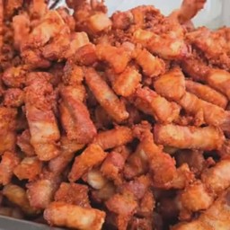 กะเหรี่ยงหมูทอดไก่ทอดน้ำจิ้มเเจ่ว