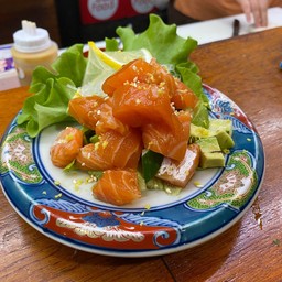 สลัดแซลมอนอโวคาโด้ยูซึเกะ