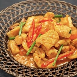 หมึกผัดไข่เค็ม