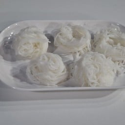 ขนมจีนเปล่า