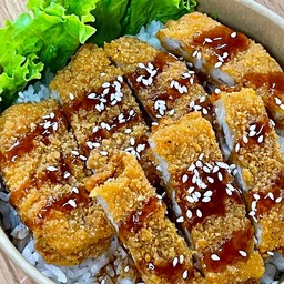 ข้าวหน้าไก่ทอดซอสไก่เกาหลี