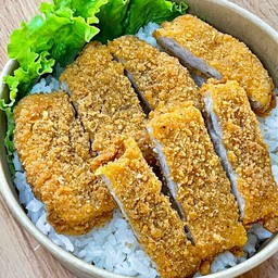 ข้าวหน้าไก่ทอดธรรมดา