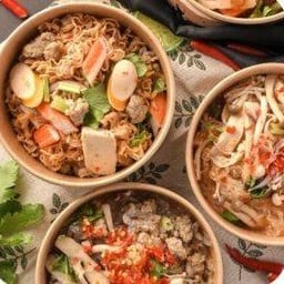 ยำวุ้นเส้นหมูยอเห็ดเข็มทอง