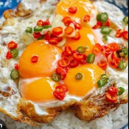 ข้าวไข่ดาวลาวา