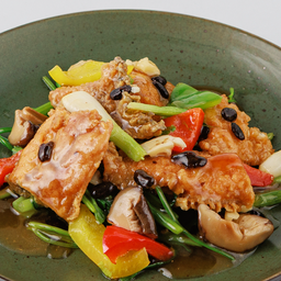 เนื้อปลากะพงผัดเต้าซี่Stired Fried Sea Bass with Black Bean Tofu.