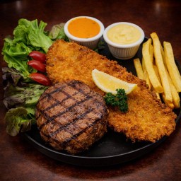 สเต็กหมูสันคอ + ปลาดอลลี่ทอด