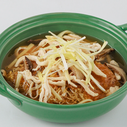 โกยซี่หมี่ Bamboo Chicken with Gravy Noodles.