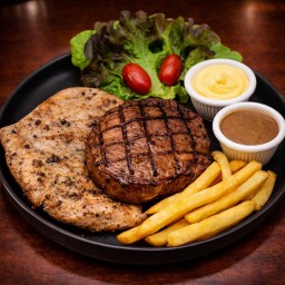 สเต็กหมูสันคอ + อกไก่ย่าง