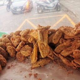 กล้วยทอดป้าดาหน้าธนาคารกรุงไทย