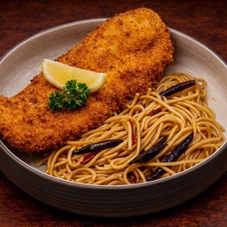 สปาเก็ตตี้ผัดพริกแห้งปลาดอลลี่ทอด