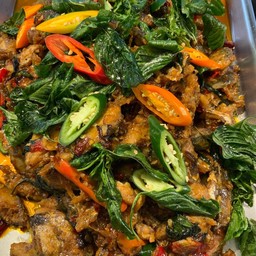 ปลาทูผัดโหระพา