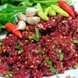 ลาบก้อยพร้อมอาหารตามสั่ง+กุ้ง+ม่อนดองเจ้าเดิมรสเเด็ด 1