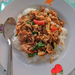 ข้าวผัดกะเพราเนื้อสไลด์
