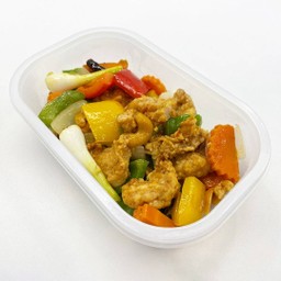 อกไก่ผัดเม็ดมะม่วง