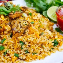 ข้าวผัดปลากระป๋อง