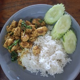 สันในไก่ผัดพริกแกง