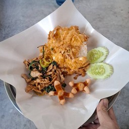 ร้านถาดเงิน  ข้าวกระเพราถาด & ข้าวผัด ,ข้าวไข่เจียว ปั๊ม ปตท.  เชียงรากน้อย ก่อนขึ้นทางด่วน ขาเข้ากทม.