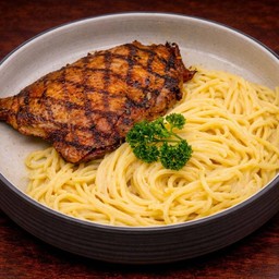 สปาเก็ตตี้ครีมซอสไก่สไปร์ซี่