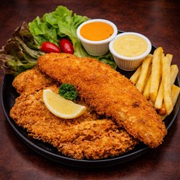 สเต็กอกไก่ทอด + ปลาดอลลี่ทอด