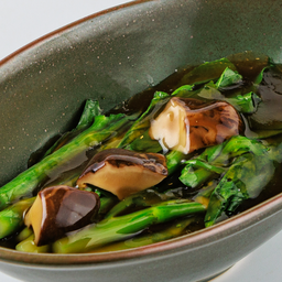 คะน้าน้ำมันหอยStired Fried Chinese Broccoli with Oyster Sauce.