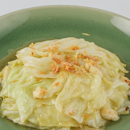 กะหล่ำปลีผัดน้ำปลาStired Fried Cabbage with Fish Sauce.