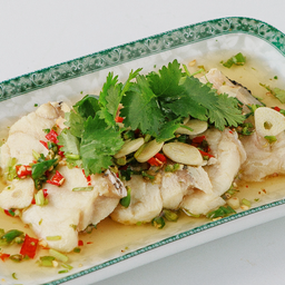 เนื้อปลากะพงนึ่งมะนาวSteamed Sea Bass with Spicy Lemon Sauce.