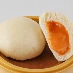 ซาลาเปาไข่เค็มลาวาSalted Egg Lava Bun.