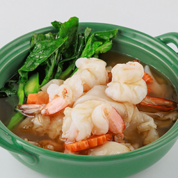 ราดหน้ากุ้ง Shrimp with Gravy Rice Noodles.