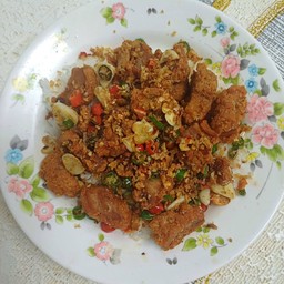 ข้าวไก่กรอบคั่วพริกเกลือ