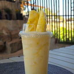 ฮันนี่สมูทตี้ผลไม้สด