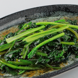ปวยเล้งผัดน้ำมันหอยStired Fried Spinach with Oyster Sauce.