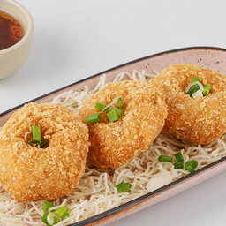 ทอดมันกุ้งFried Shrimp Cake.