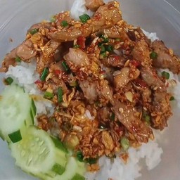 ข้าว หมูทอดคั่วพริกเกลือ