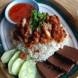 ข้าวมันไก่กรอบ