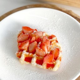 มินิครอฟเฟิล สตอเบอร์รี (ขนาด 30 g.) ตัวเล็ก