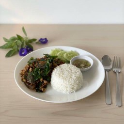 ใบกะเพรา - ซุปเปอร์ขาไก่