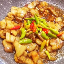 ข้าวหมูสามชั้นผัดพริกสด