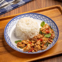 ข้าวราดผัดกะเพราสะโพกไก่