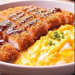 ข้าวไข่ข้นหมูทอดทงคัตสึ (หมูทอดสไตล์ญี่ปุ่น)
