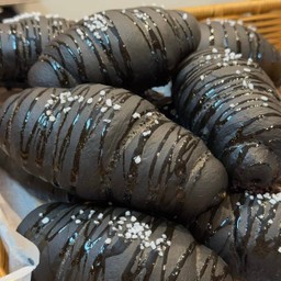 ปังเกลือหมึกดำ (ลอนดอนเชียงใหม่)