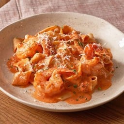 พัพพาร์เดลกุ้งซอสวอดก้า