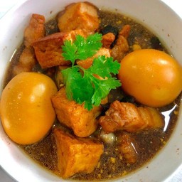 พะโล้หมูไจ่ เต้าหู้