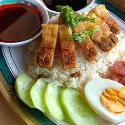 ข้าวหมูกรอบ ธรรมดา