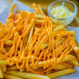 เฟรนฟรายส์ราดซอสชีส