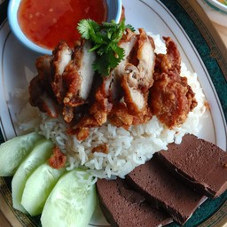 ข้าวมันไก่กรอบ พิเศษ