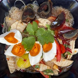 ตำซั่วเส้นเล็กหมูยอ 2 สหาย