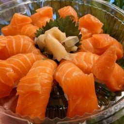 Salmon sushi 1คำ
