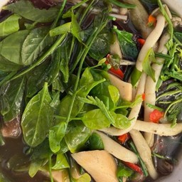 แกงเห็ดใส่ผักหวาน